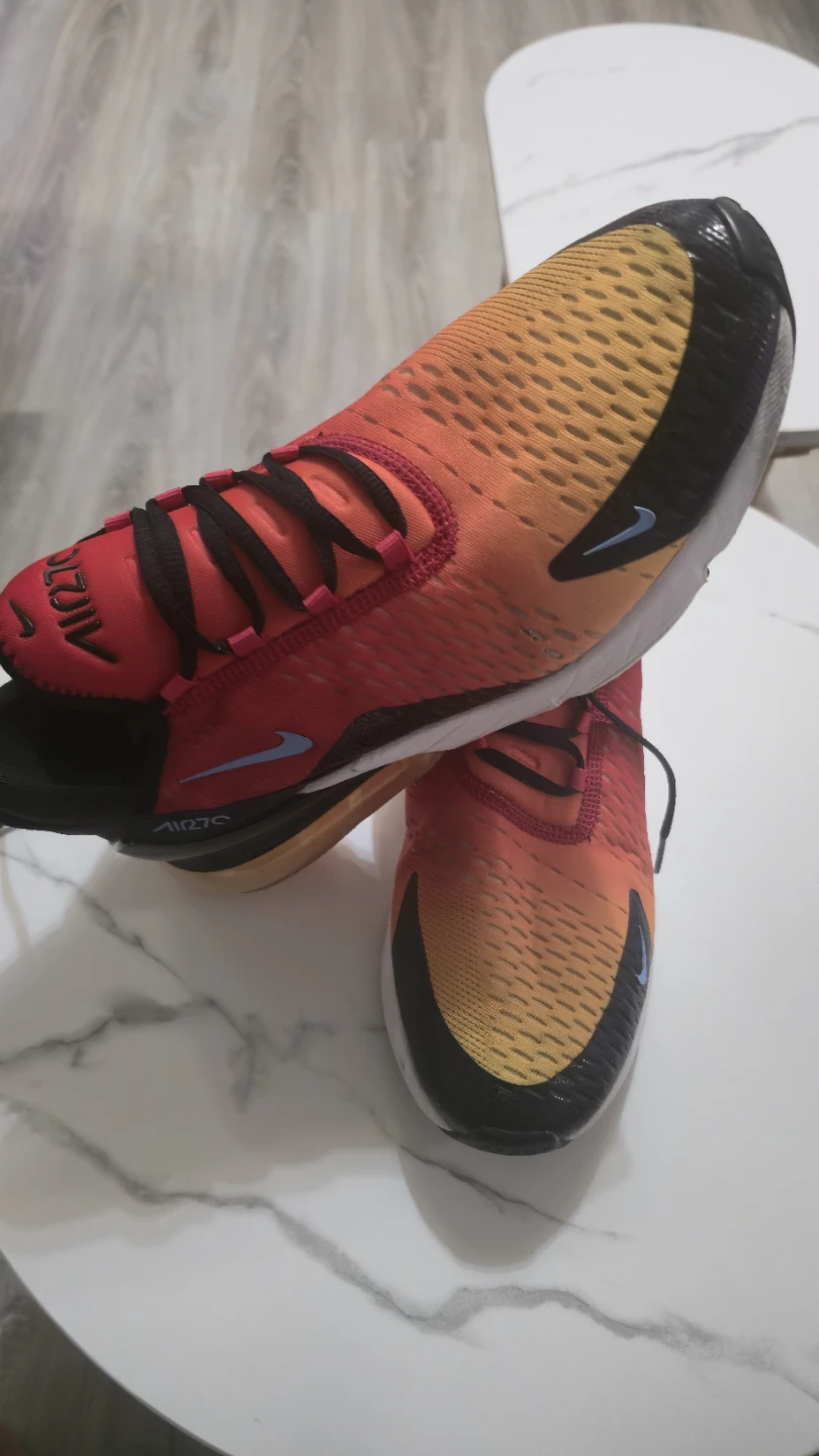 Nike Air Max 270 Shoes - photo 2