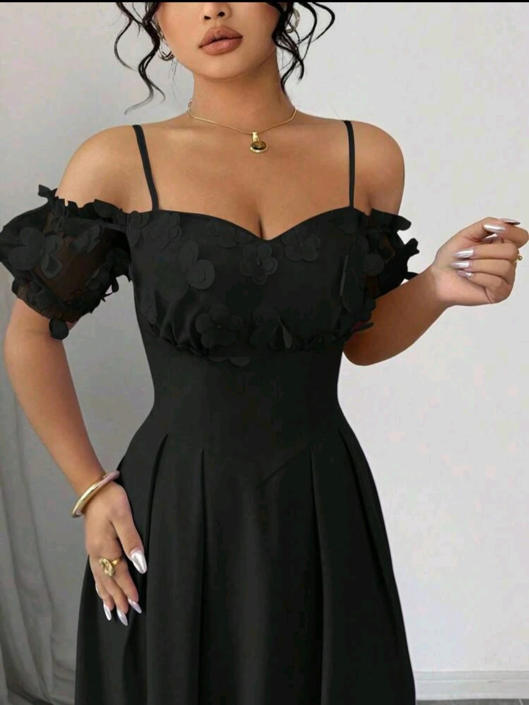 Beautiful Black Off-the-Shoulder Dress - photo 3