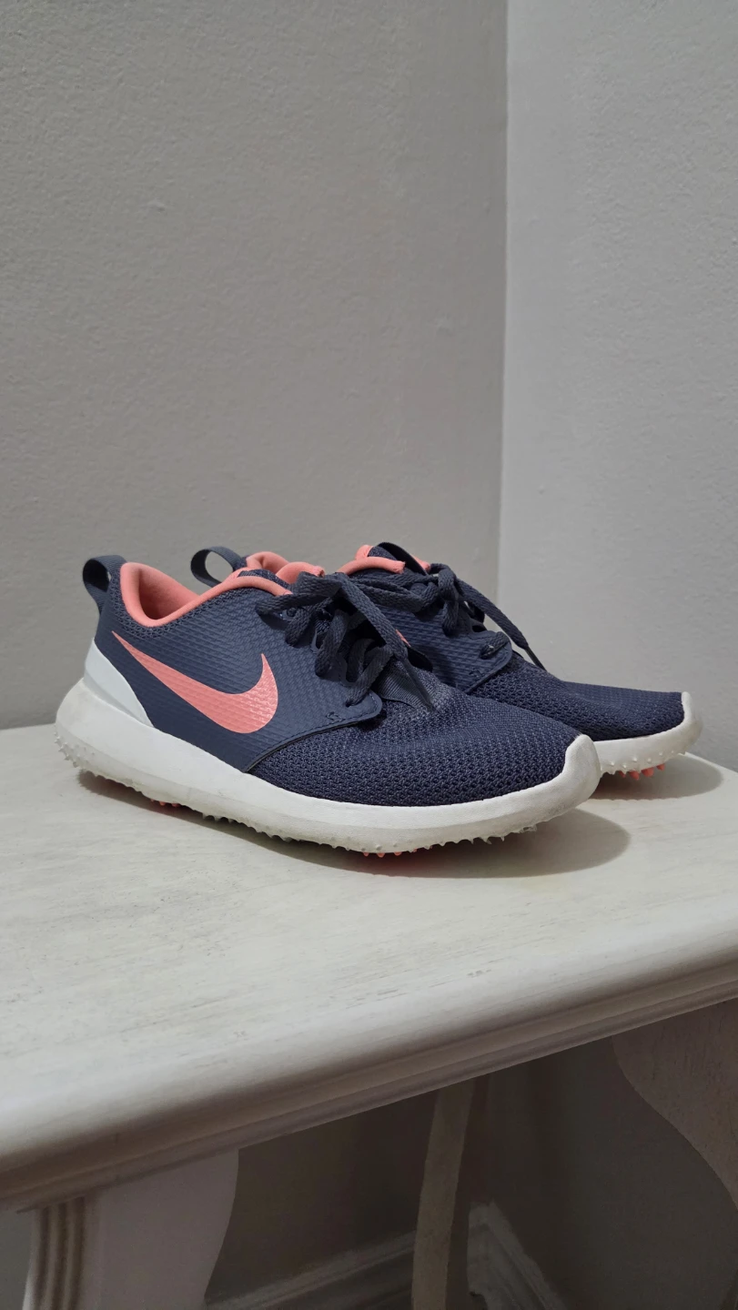 Nike Roshe Run Sneakers