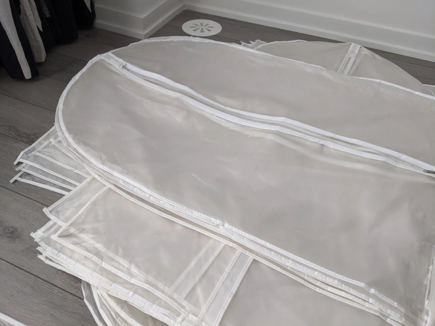 Suit Bags & Dress Bags - photo 4
