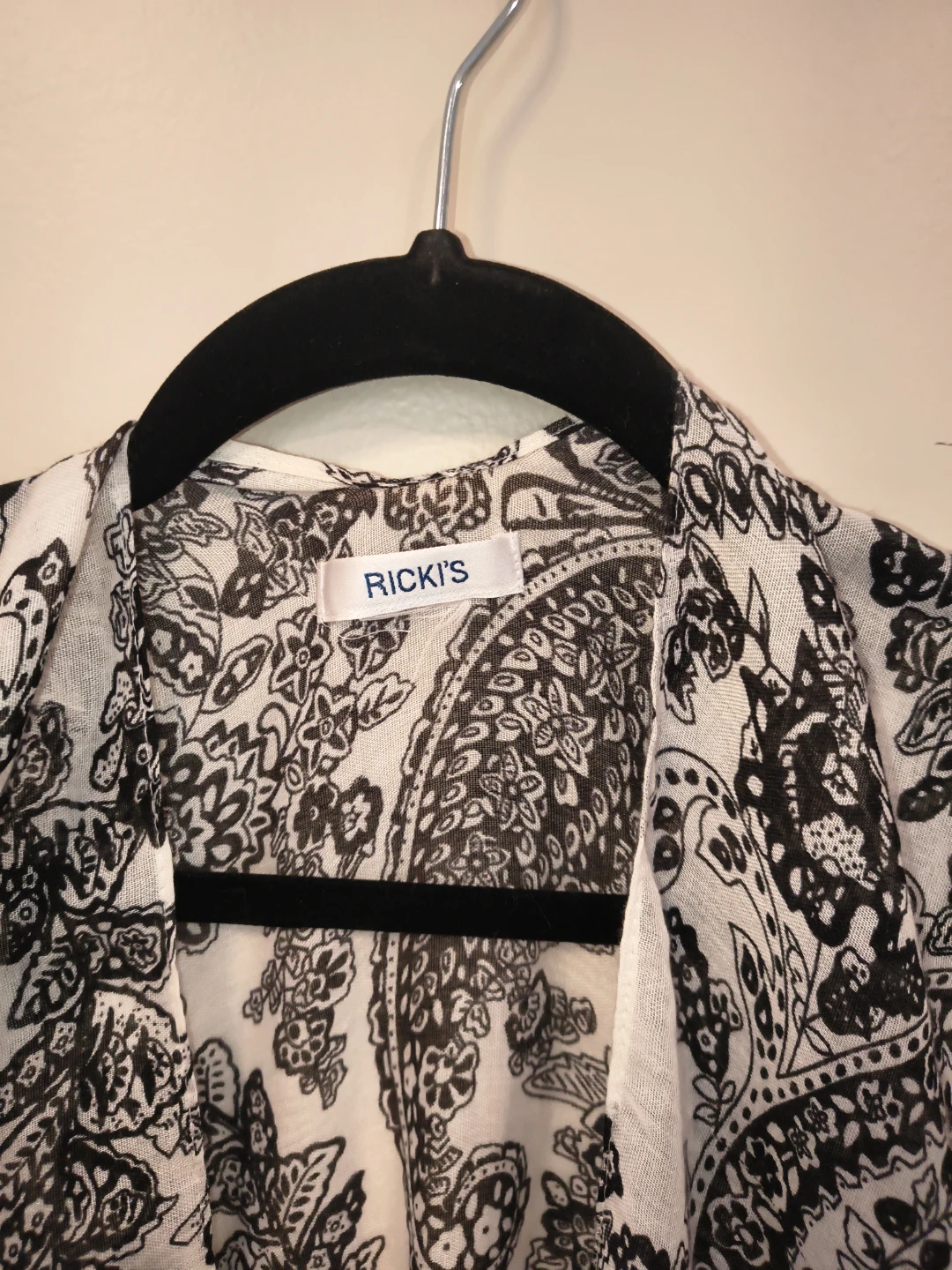 Ricki's Black and White Paisley Ruana - photo 2