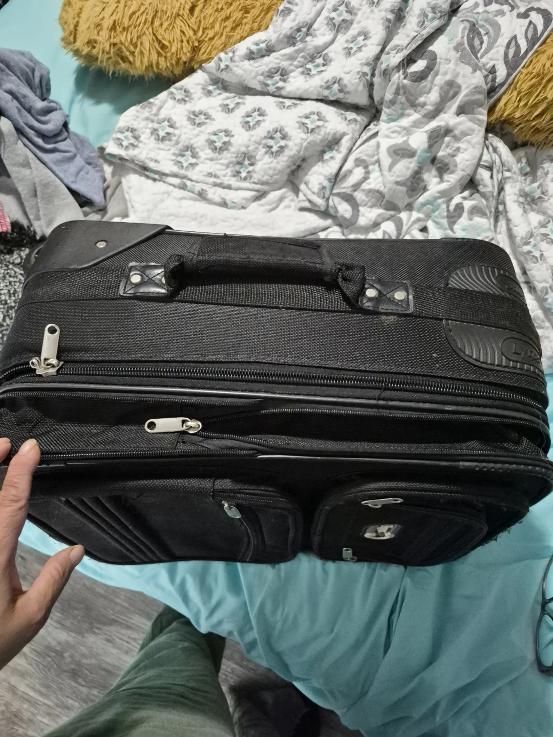 Lynx black rolling suitcase - photo 4