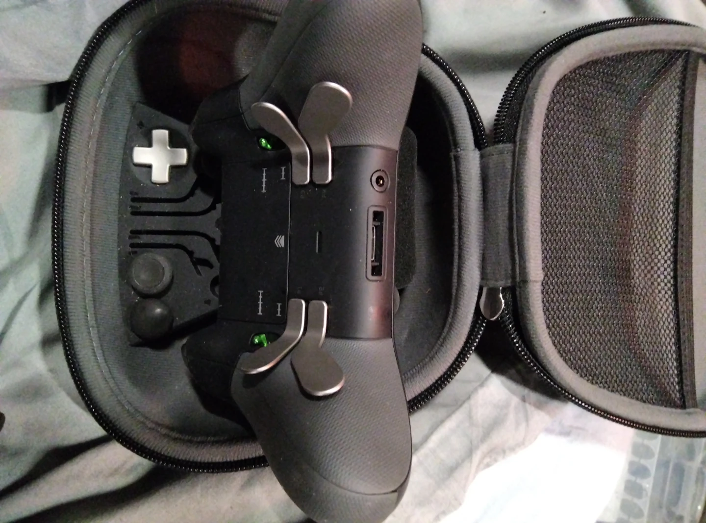 Xbox Elite Series 2 Controller with Carrying Case - photo 2