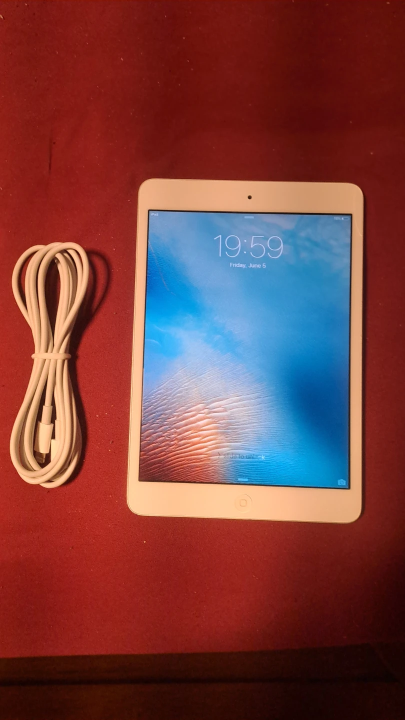 Apple iPad Mini like new fully working