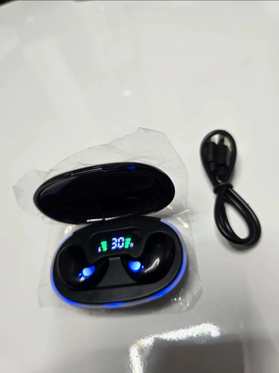 Wireless Earbuds with Charging Case - NEW