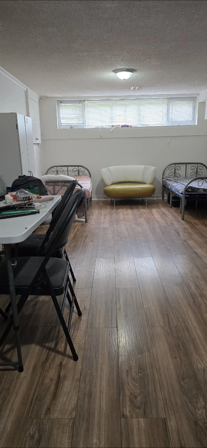 Shared basement room available for rent in Scarborough.