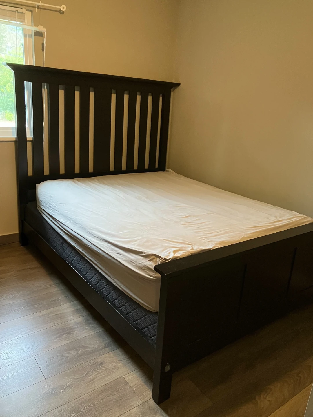 Restoration Hardware (RH) Queen Bed set – Solid Wood