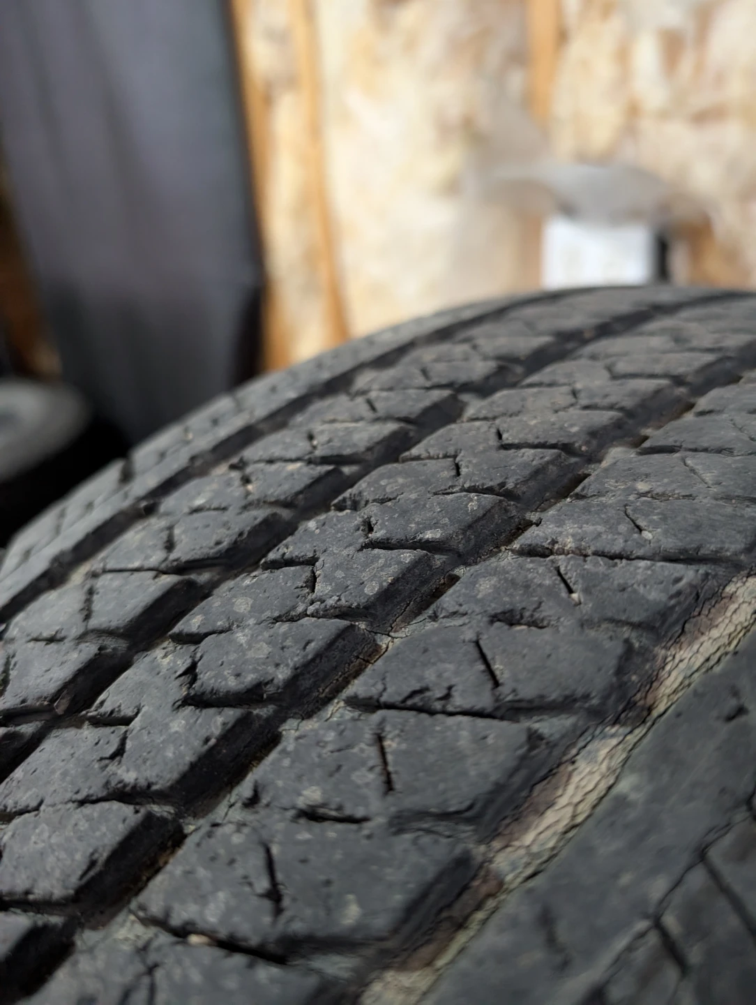 (4)-255/70R17 All Season Tires On Rims 2018 Chevrolet Silverado - photo 5