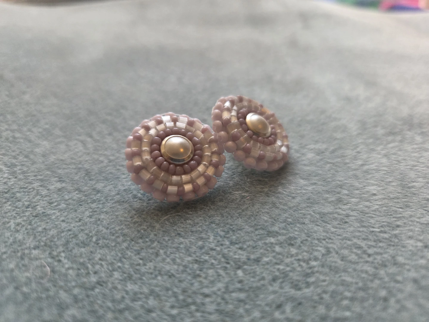 Beaded  studs