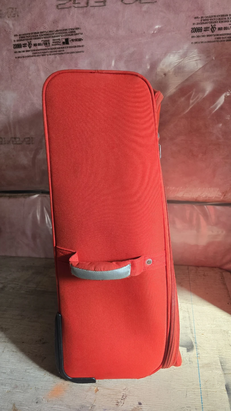 Heys Red Spinner Luggage - photo 3
