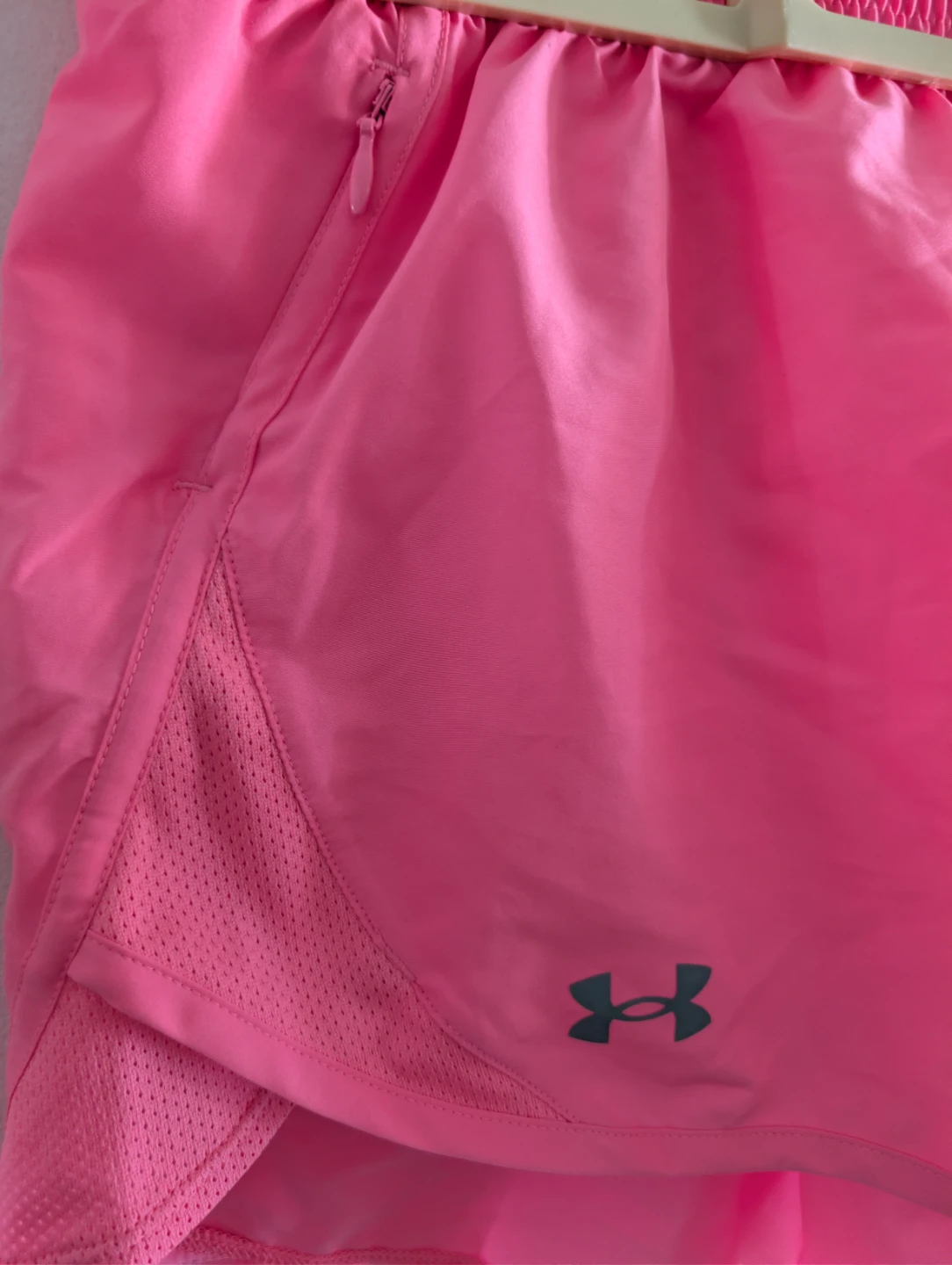 ⚽ Under Armour Pink Running Shorts - photo 3