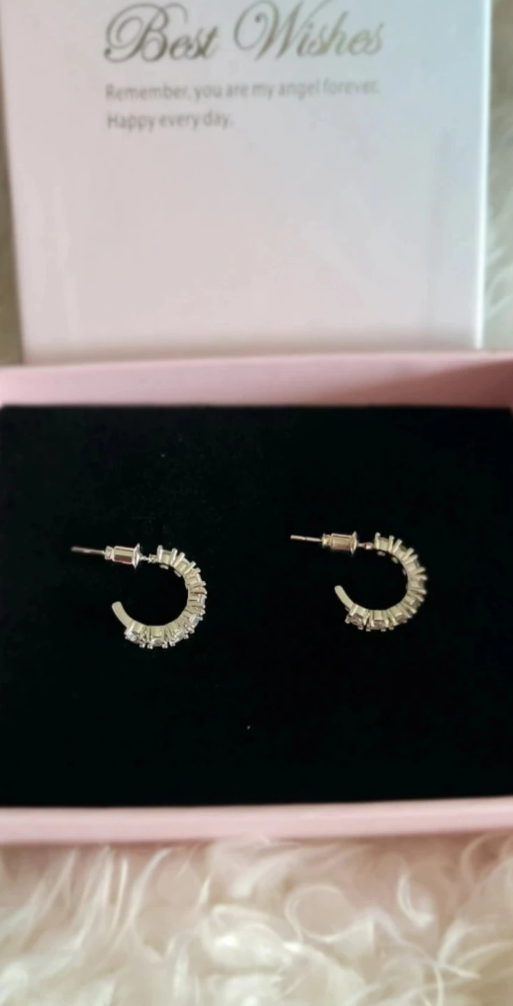 Elegant Silver Hoop Earrings - photo 3