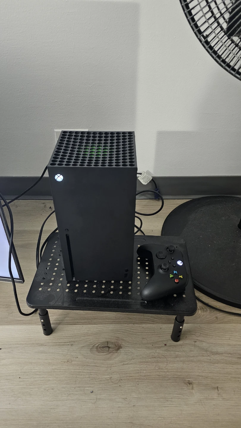 Xbox Series X 1TB Console with Controller - photo 3