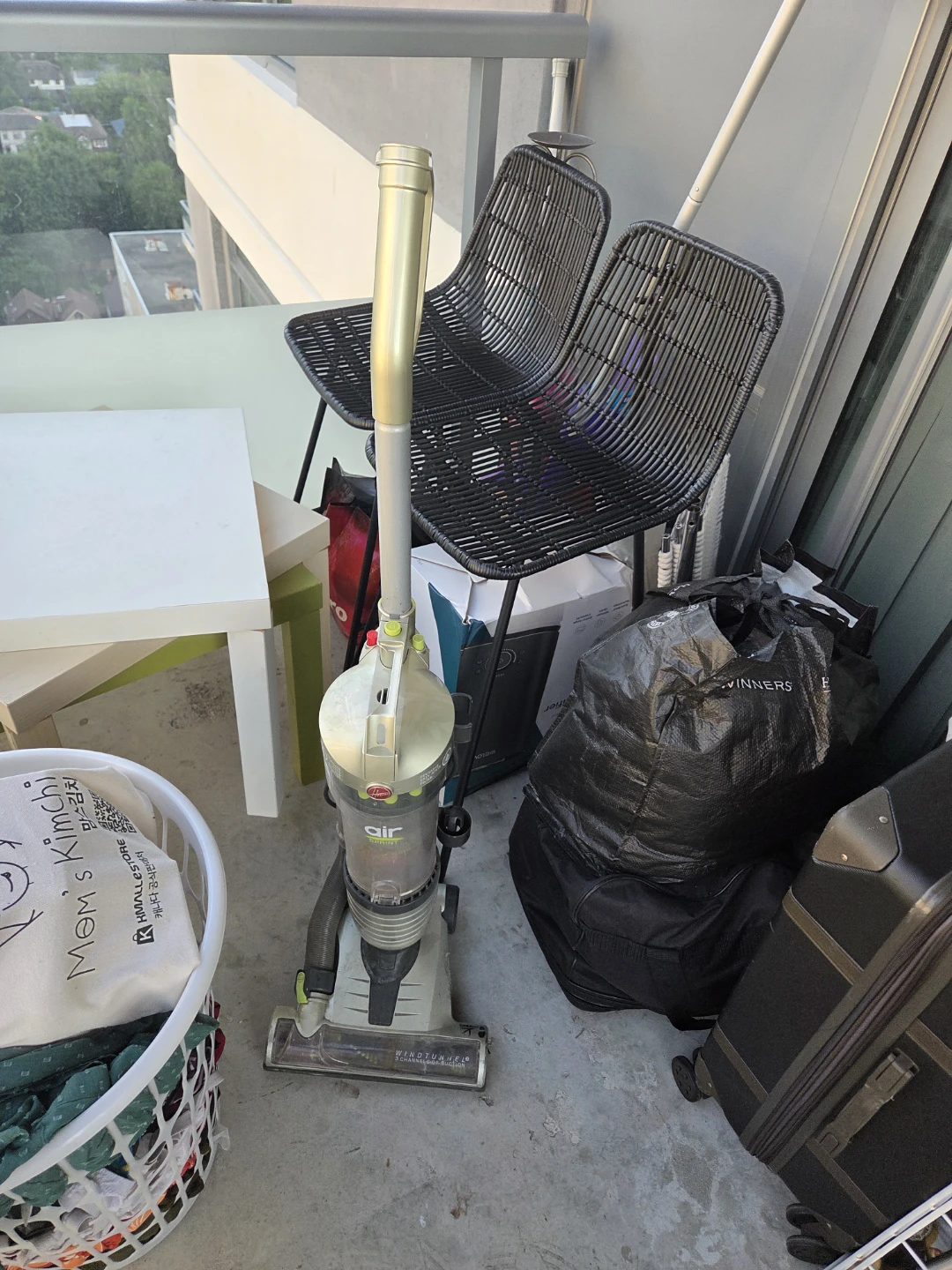 Hoover Air Sprint Bagless Vacuum - photo 5