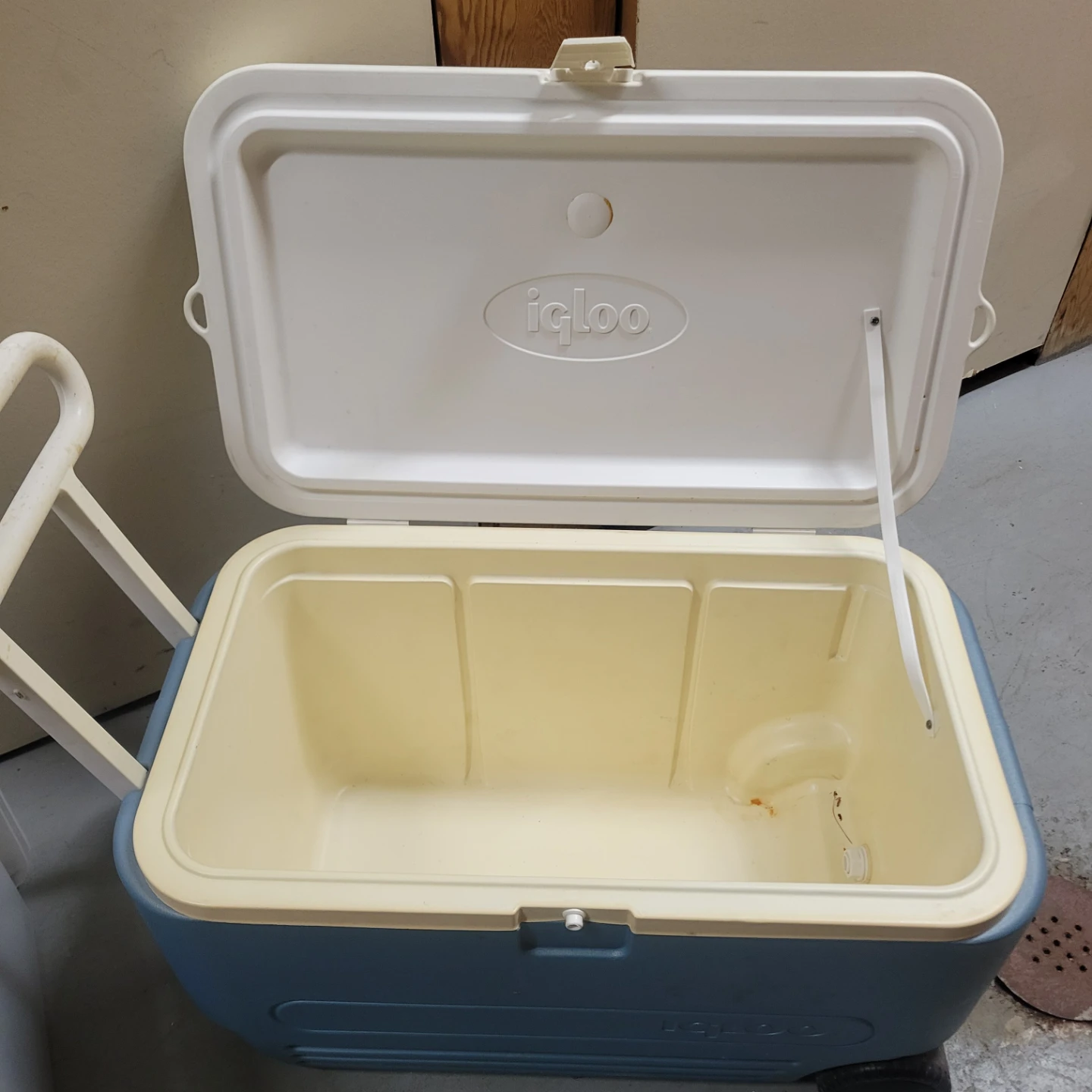 65L Igloo Rolling Cooler with Wheels - photo 2