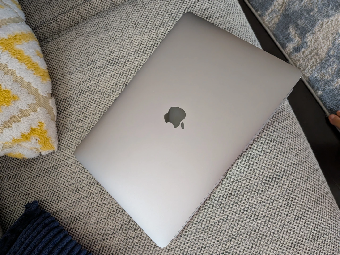 MacBook Air 2018 13 inch - photo 2