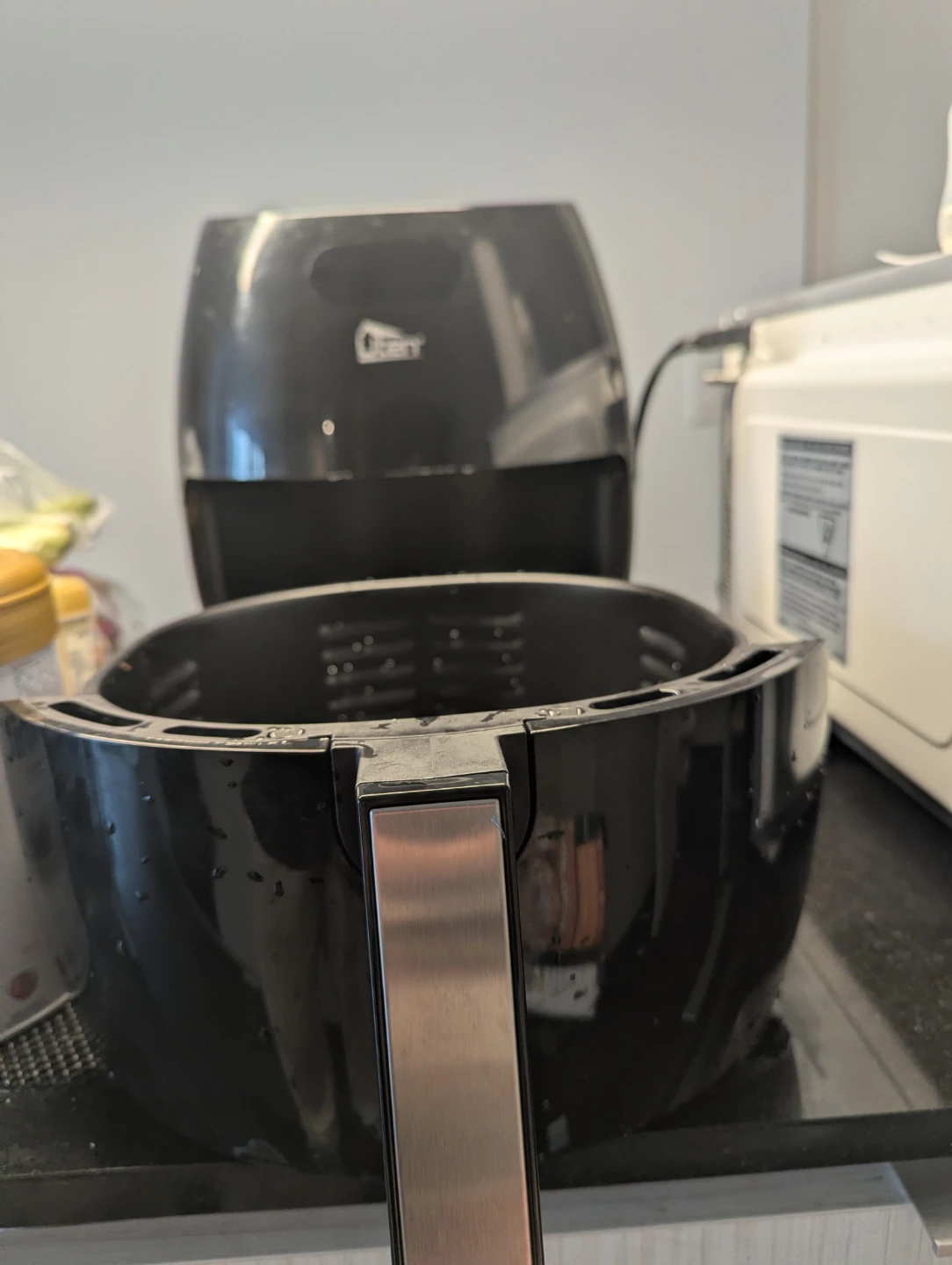 Moving Out Sale- Uten Air Fryer XL Size - Vegetarian