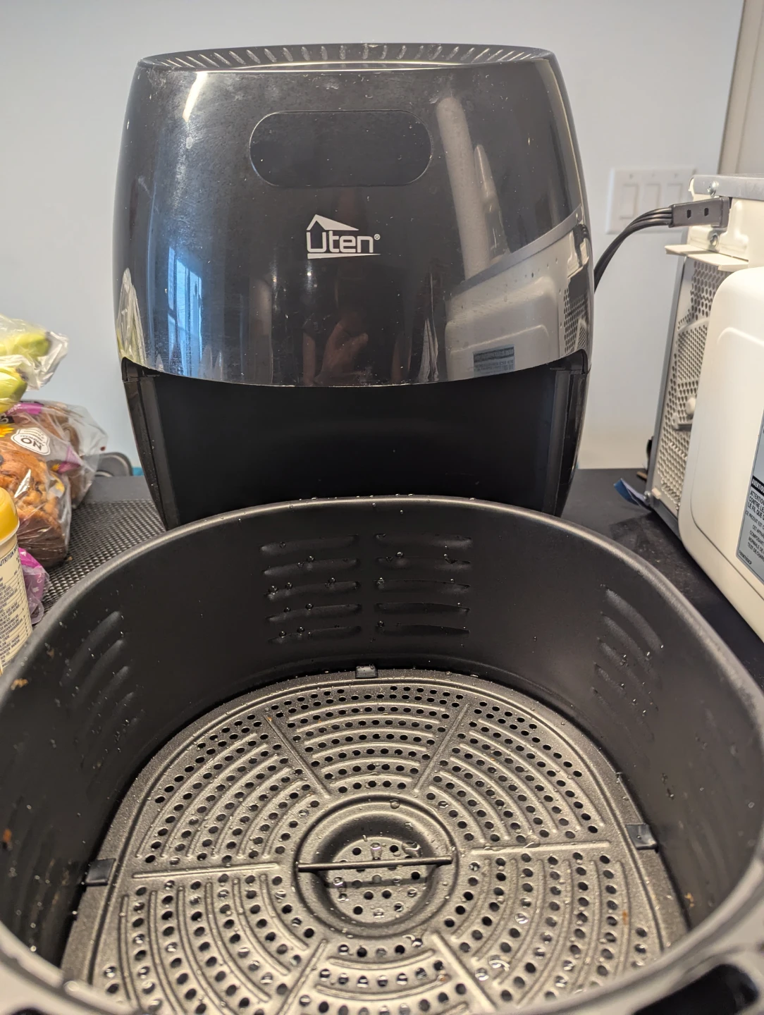 Moving Out Sale- Uten Air Fryer XL Size - Vegetarian - photo 3