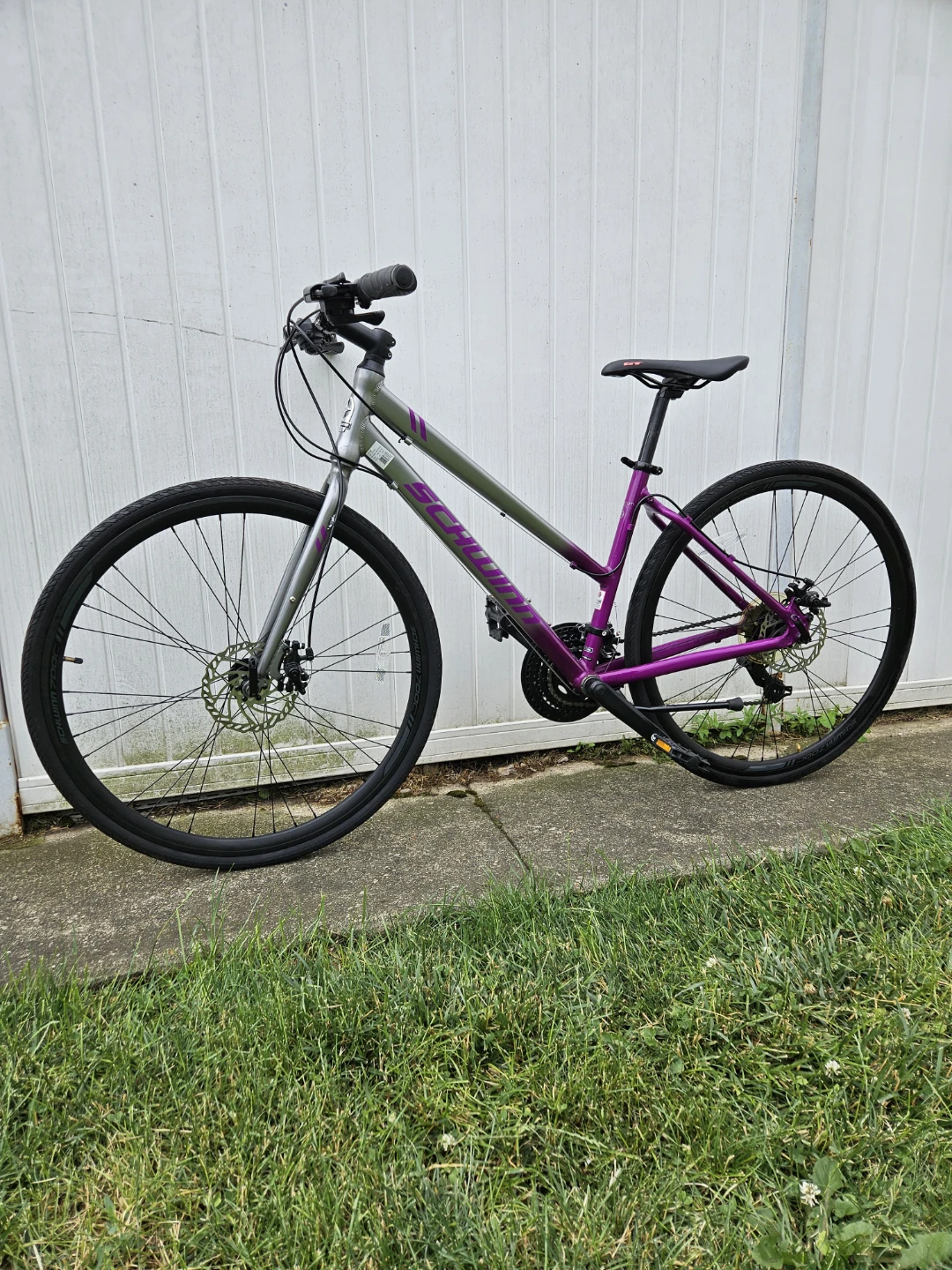 Like new! Schwinn Hybrid Bike