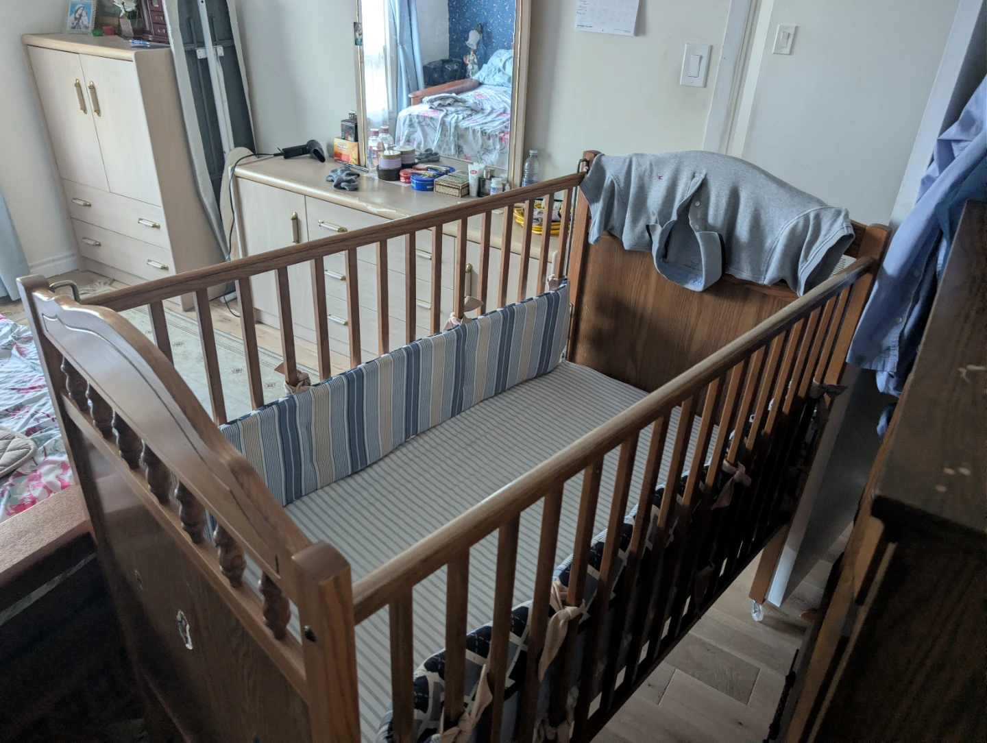Wooden Baby Crib with Bedding