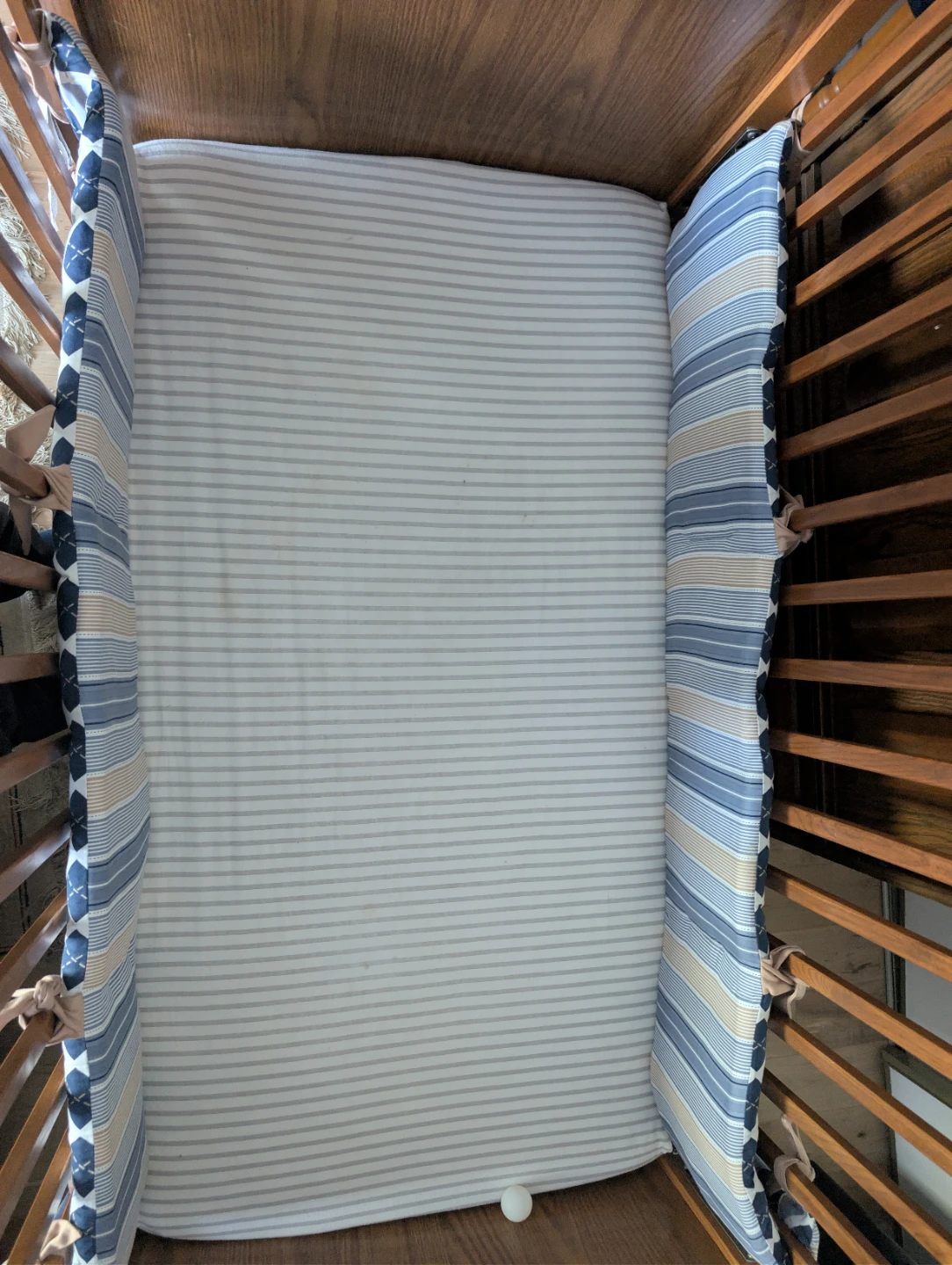 Wooden Baby Crib with Bedding - photo 2