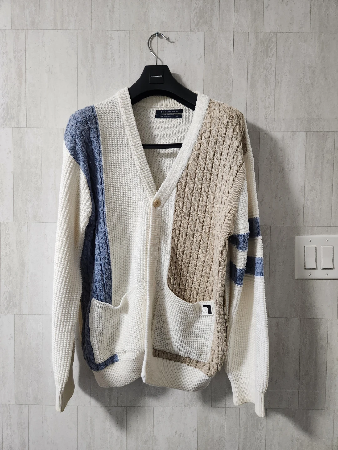 Colour-Blocked Knit Cardigan