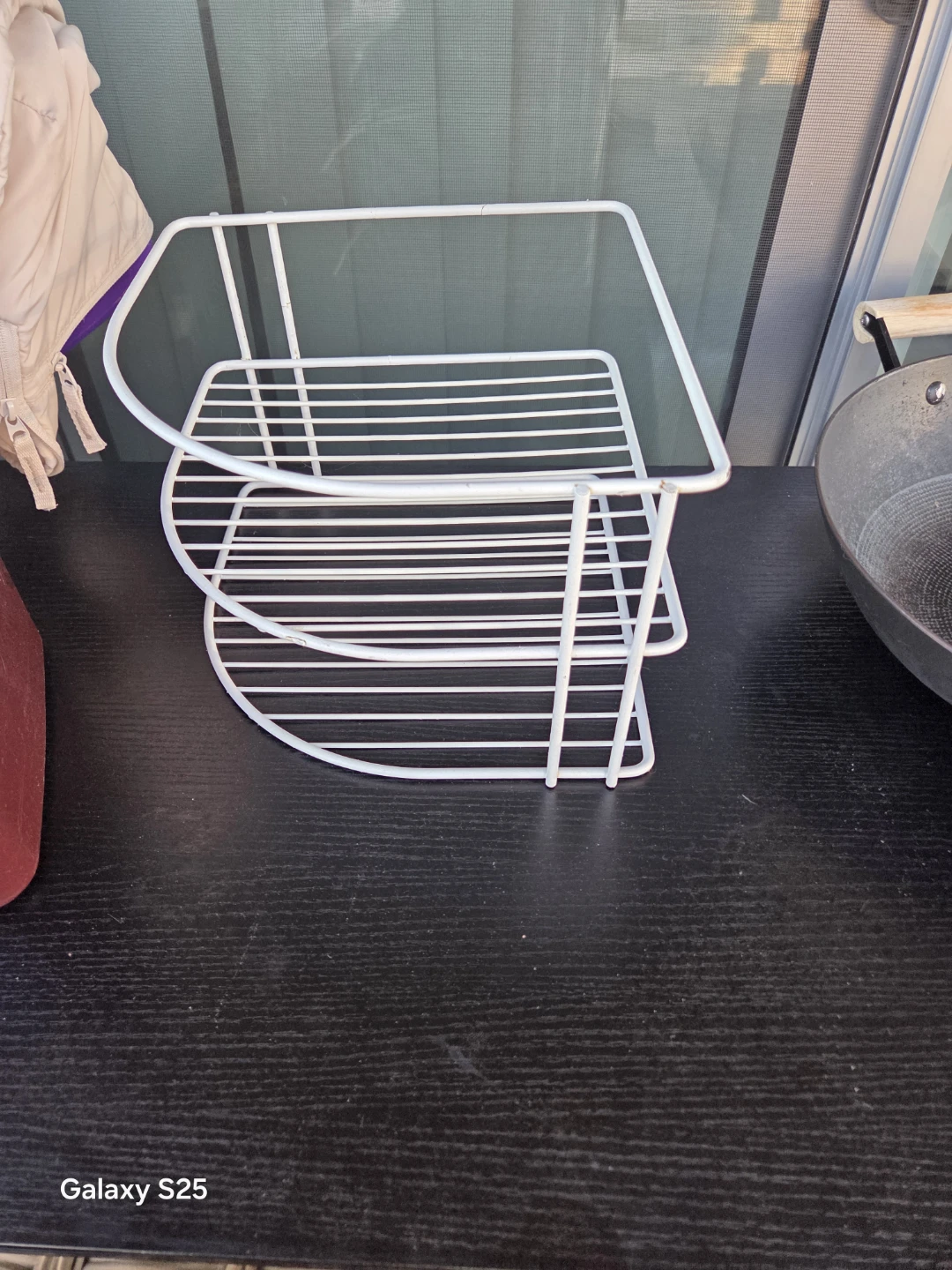 White Corner Wire Shelf Unit