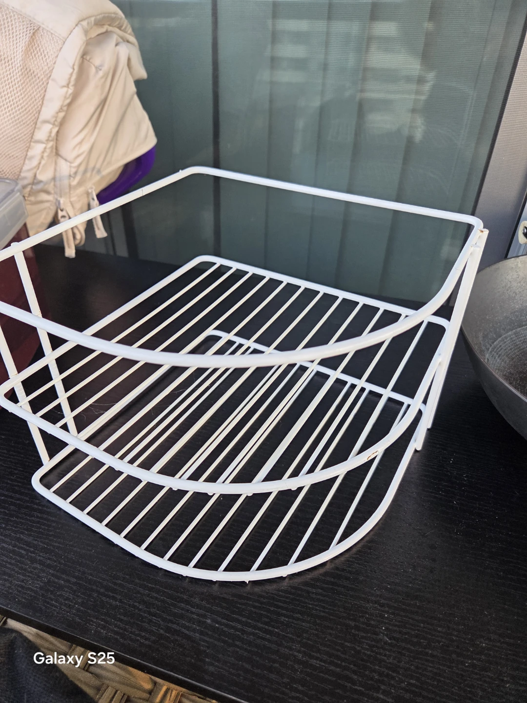 White Corner Wire Shelf Unit - photo 2
