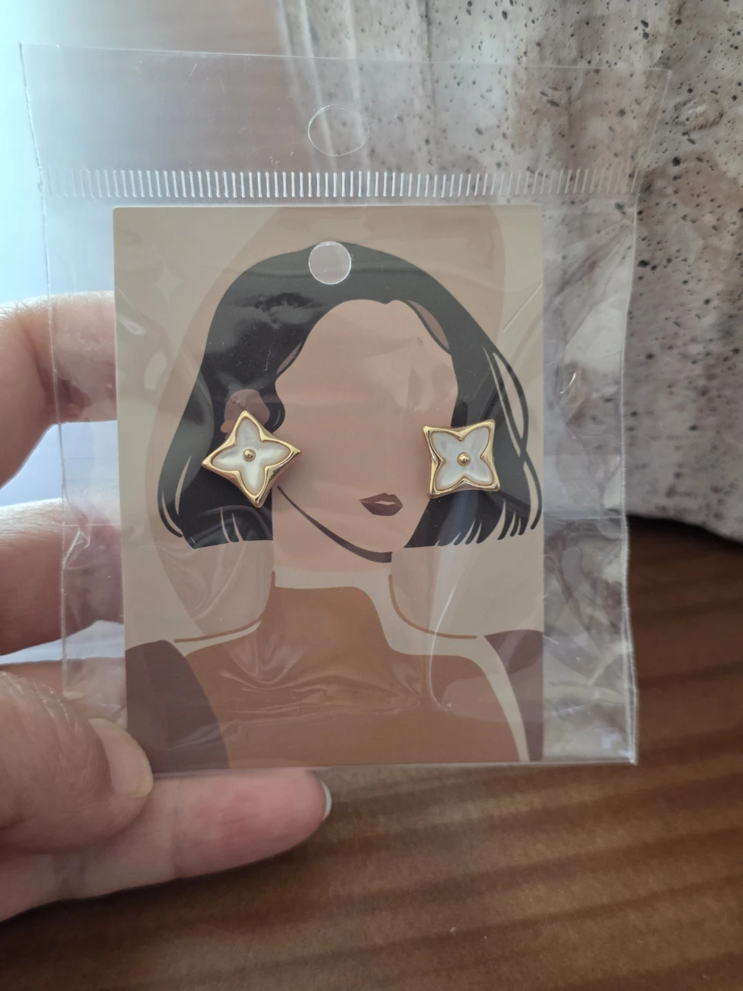 Gold & White Flower Stud Fashion Earrings - photo 3