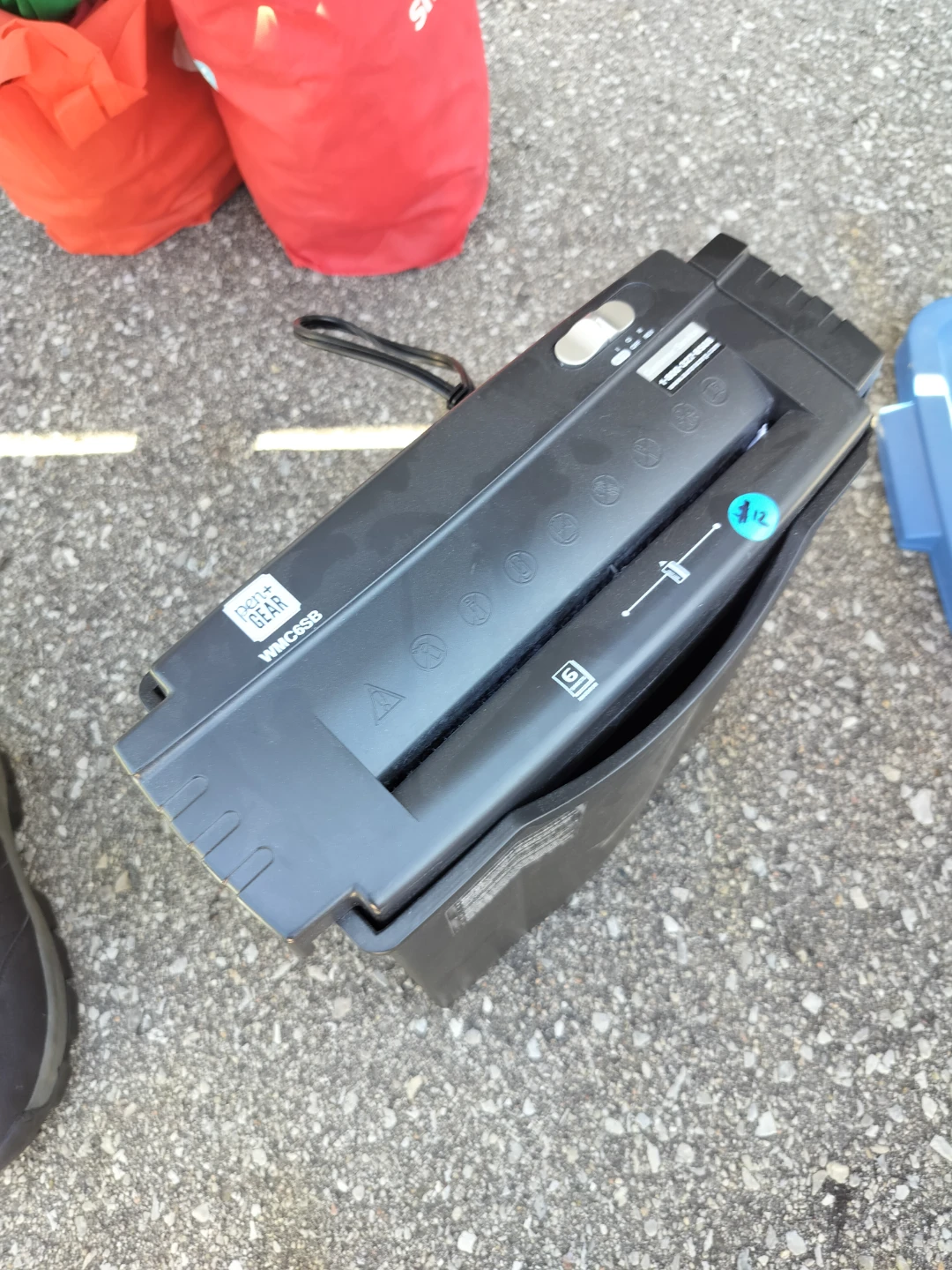 Pen+Gear WMC6SB Paper Shredder