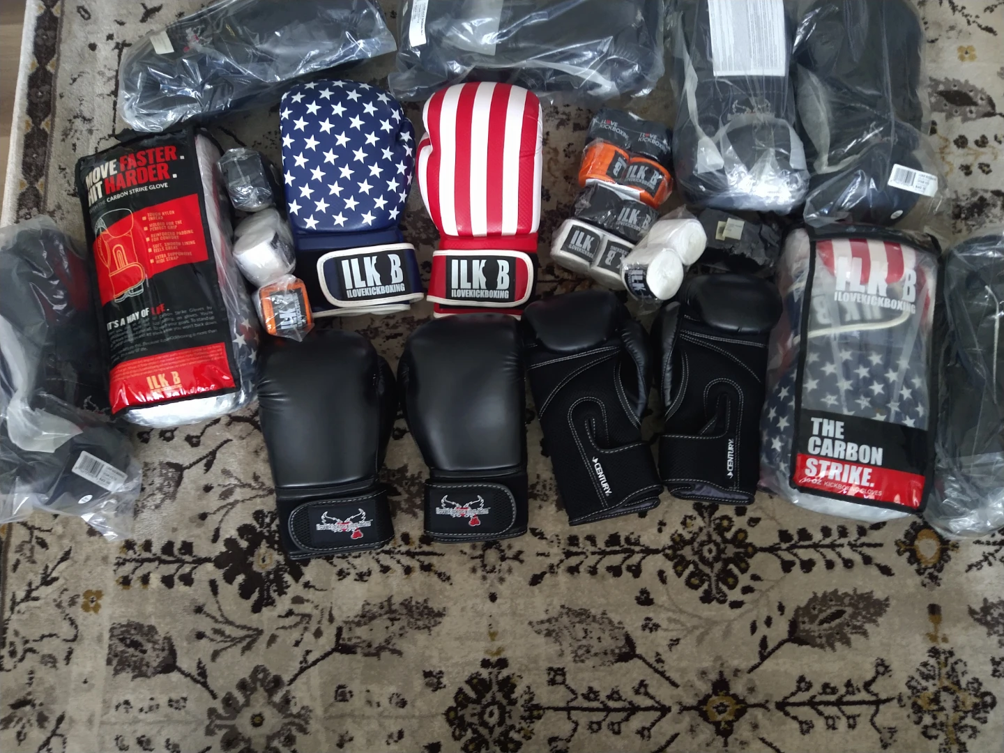 ILKB Il Black 12oz, 14oz or 16oz Gloves NWT w/ FREE HAND WRAPS