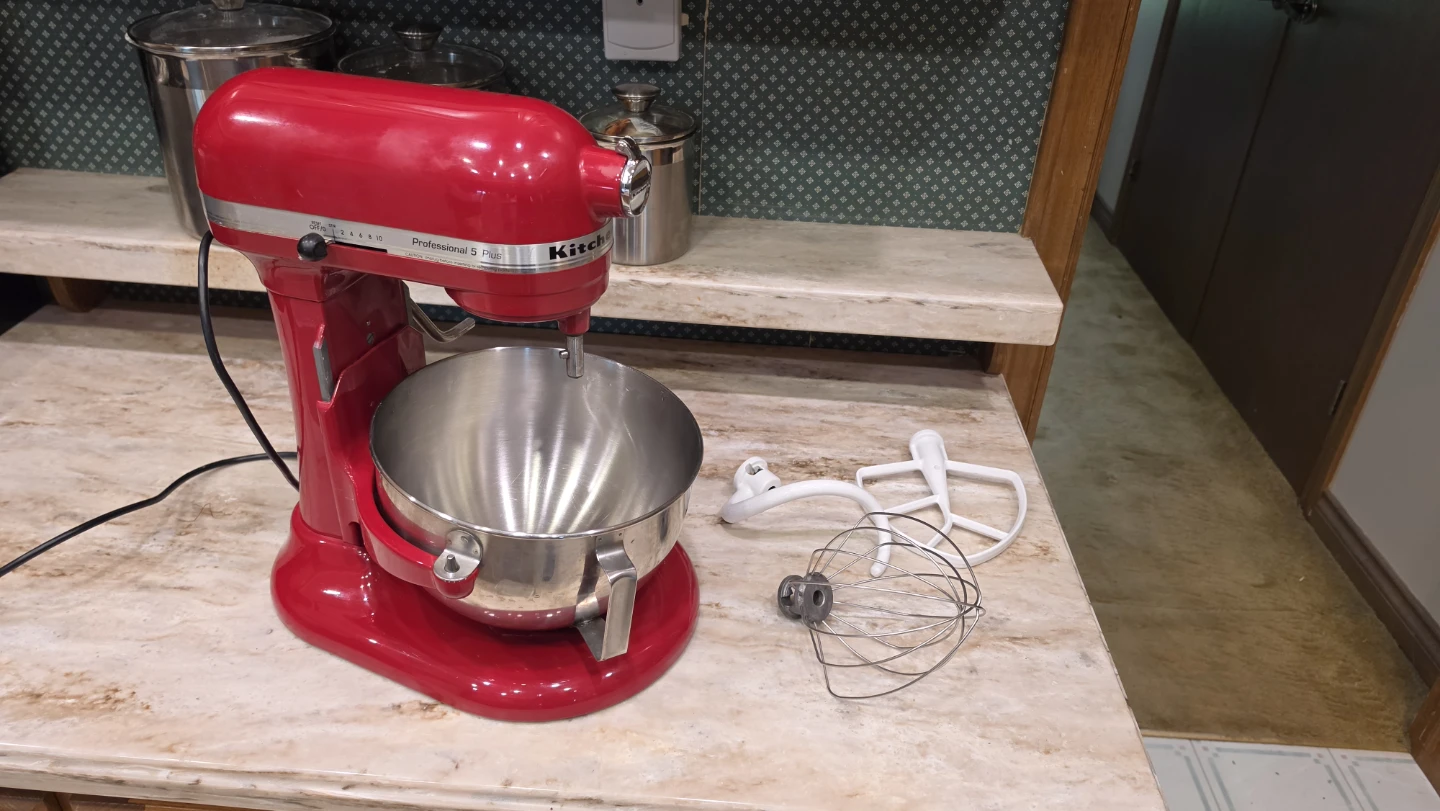 KitchenAid Professional 5 Plus Stand Mixer - Red