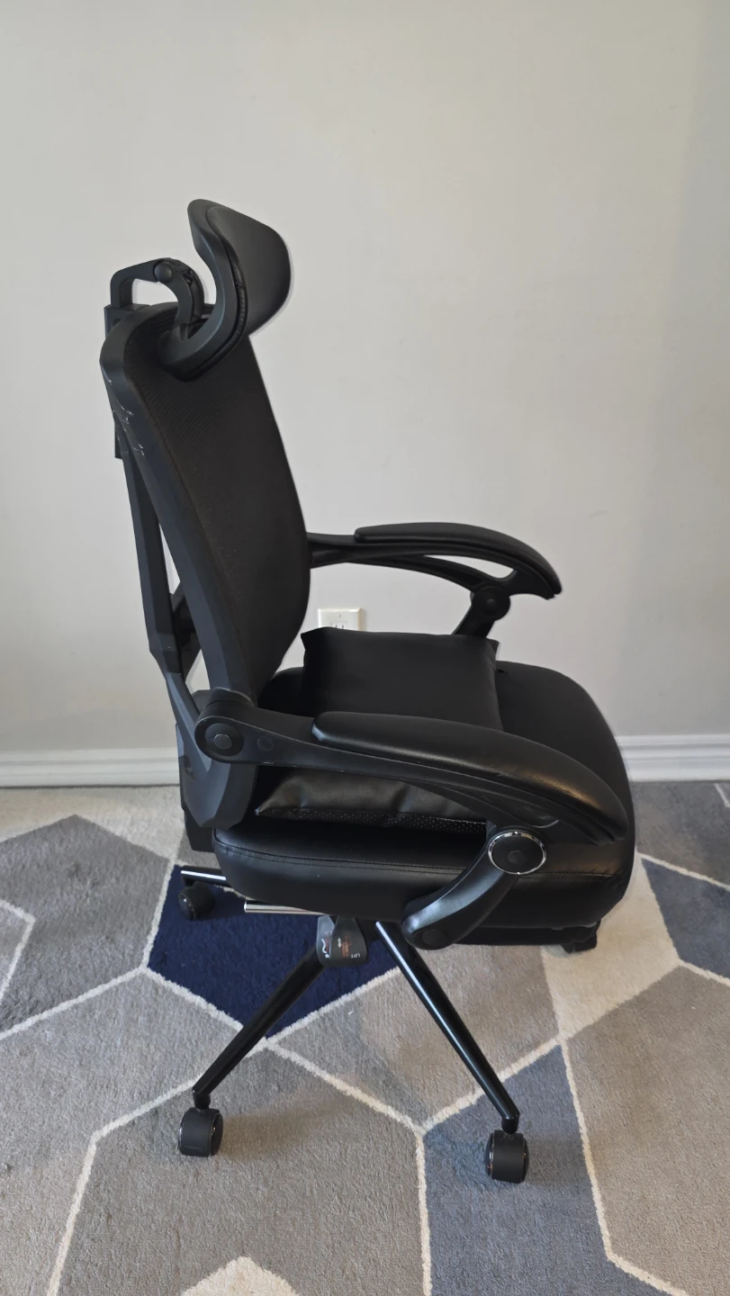 Black Ergonomic Mesh Office Chair - photo 2