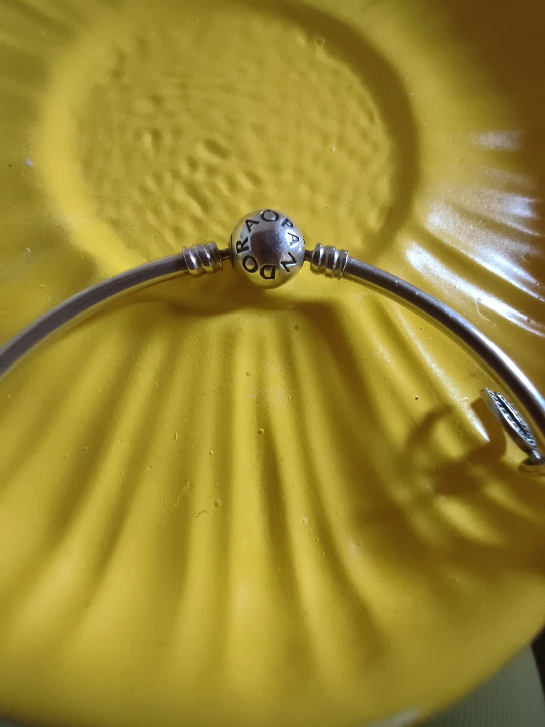 Pandora bracelet plus one charm - photo 2