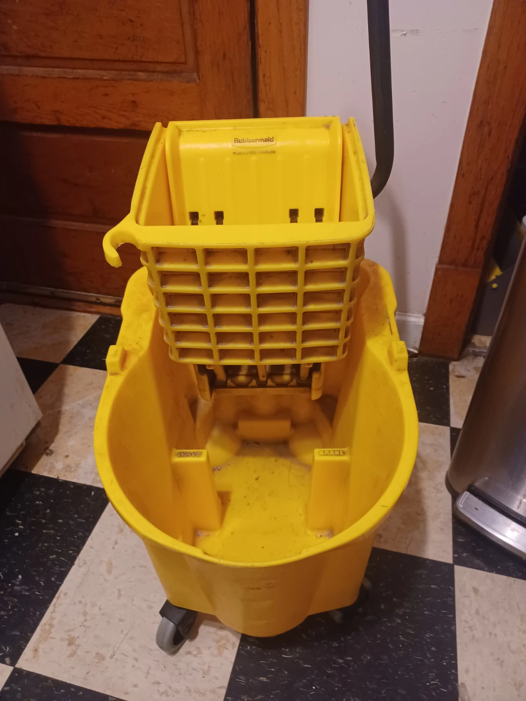 Rubbermaid Mop Bucket Wringer - photo 2