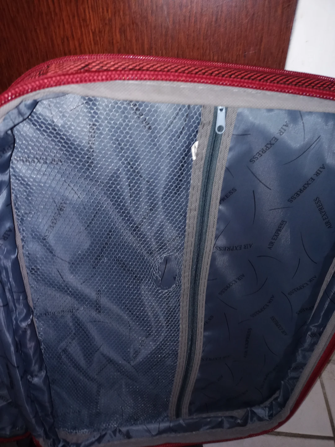 Small Luggage With Swivel Wheels - photo 3