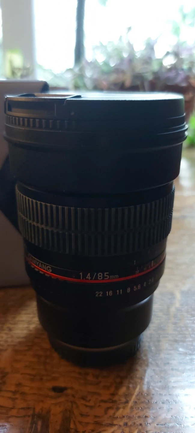 Samyang F1.4/85mm Standard Angle Lens - photo 2