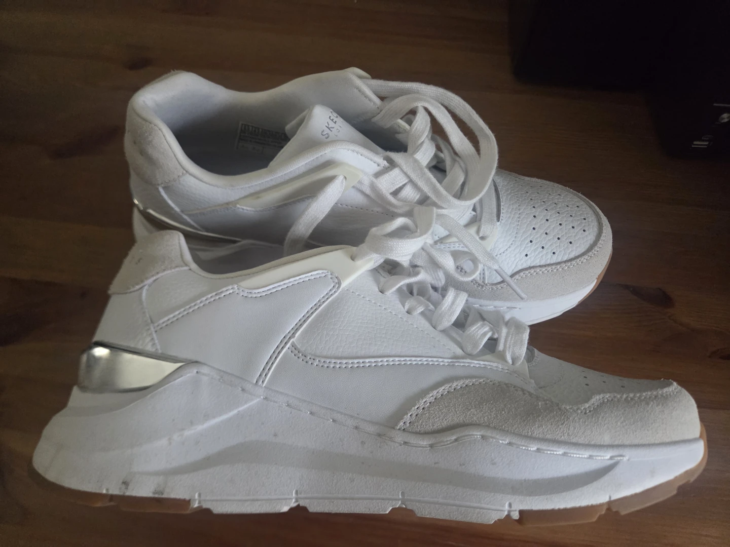 White Skechers Women's Sneakers