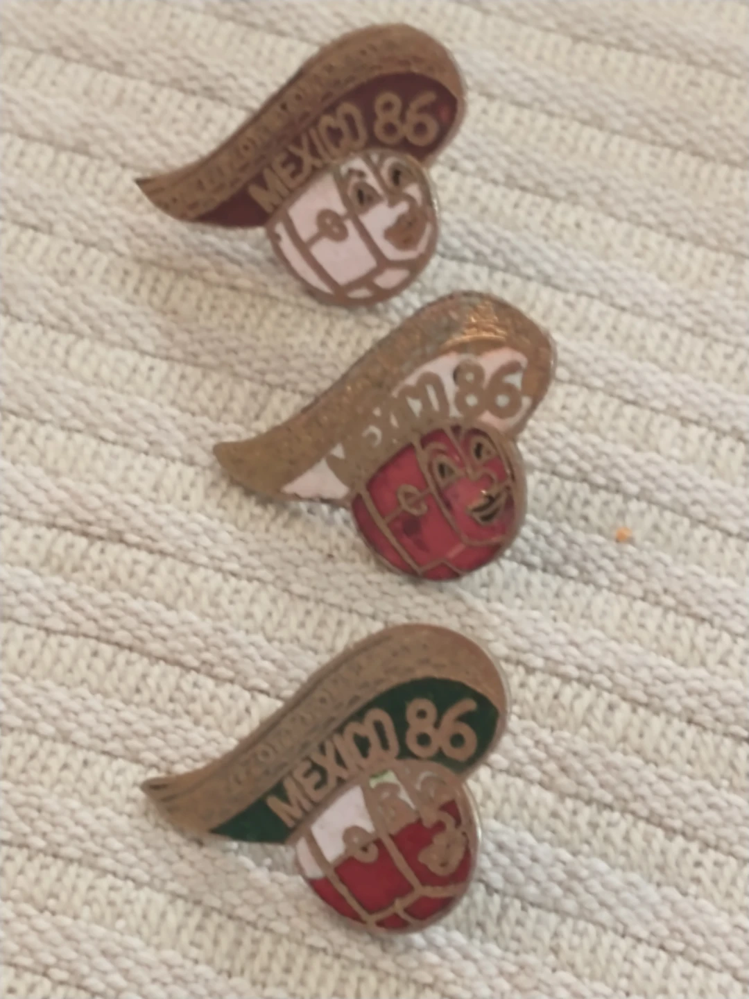 Set of three Mexico 86 World Cup Soccer Pin Set - photo 2