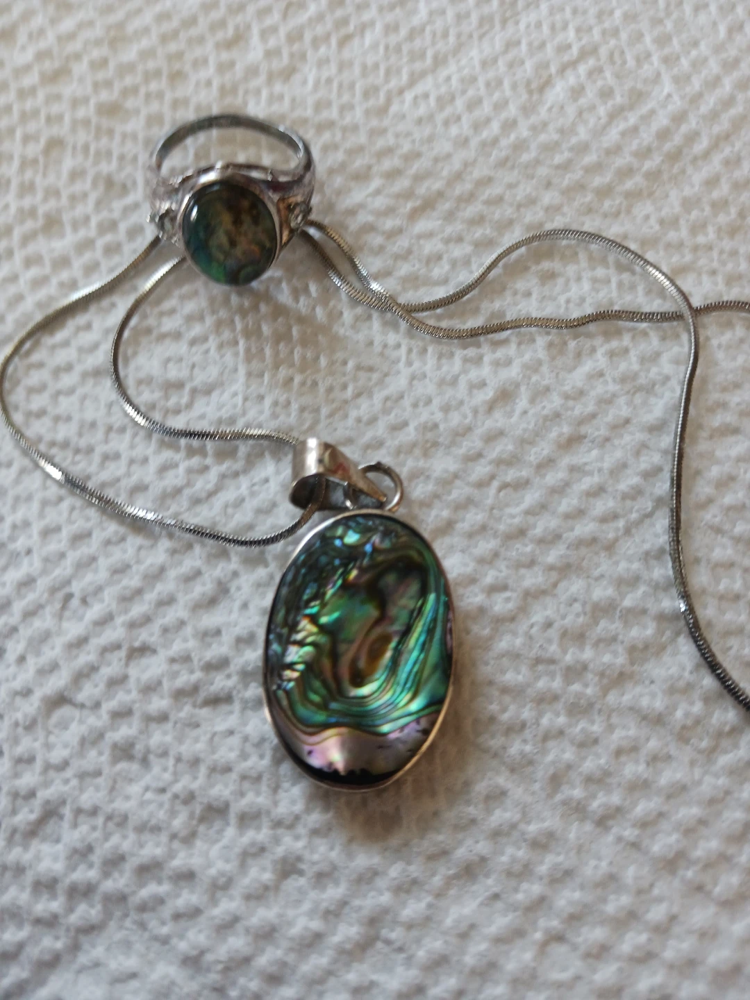 1987 Vintage Abalone Shell Pendant Necklace and Ring Set - photo 3