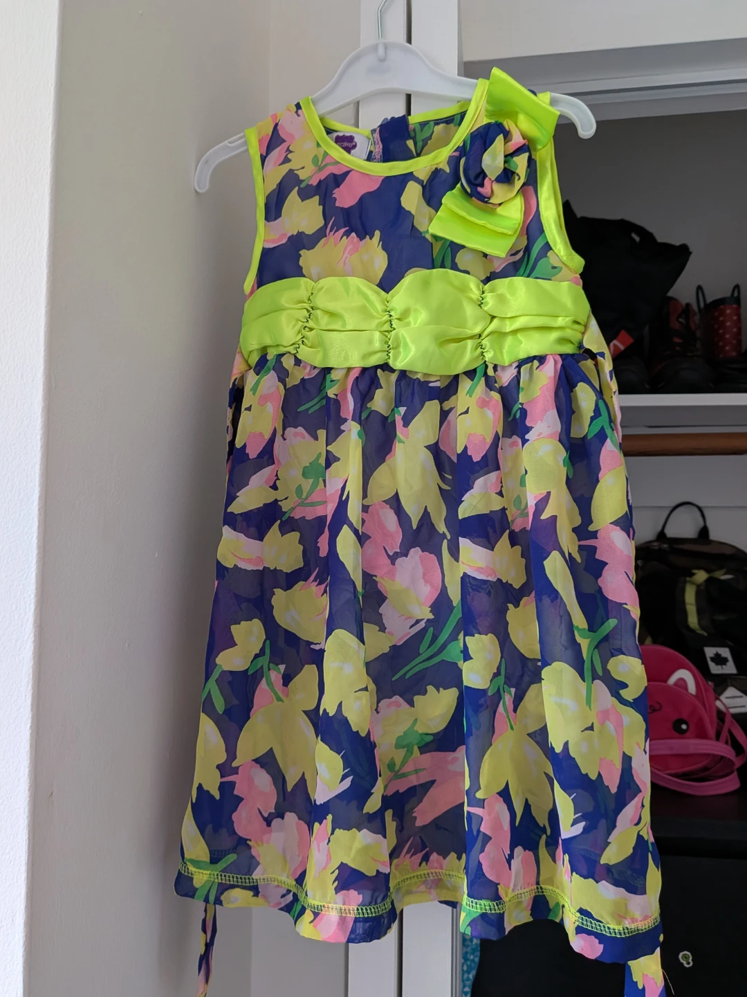 4 Girls' Dresses - 5T - photo 4