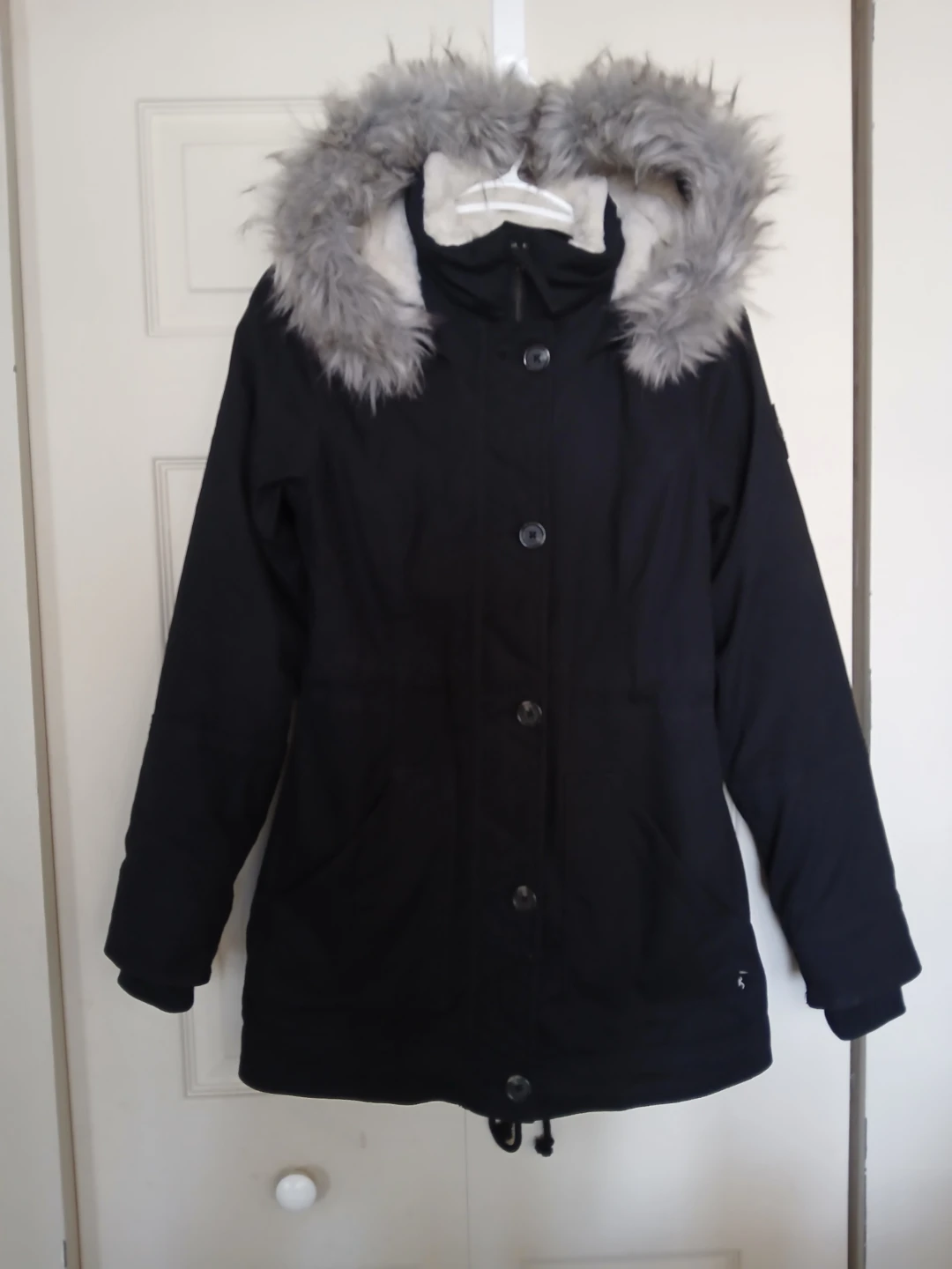 Hollister Heritage black jacket with faux fur, size XS