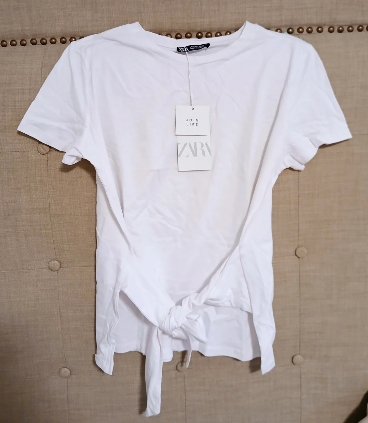 Women Medium New with Tags Zara white Tshirt