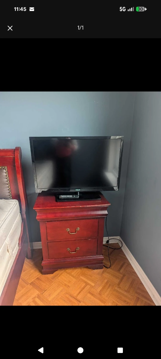 RCA 32" Flat Screen TV - photo 2