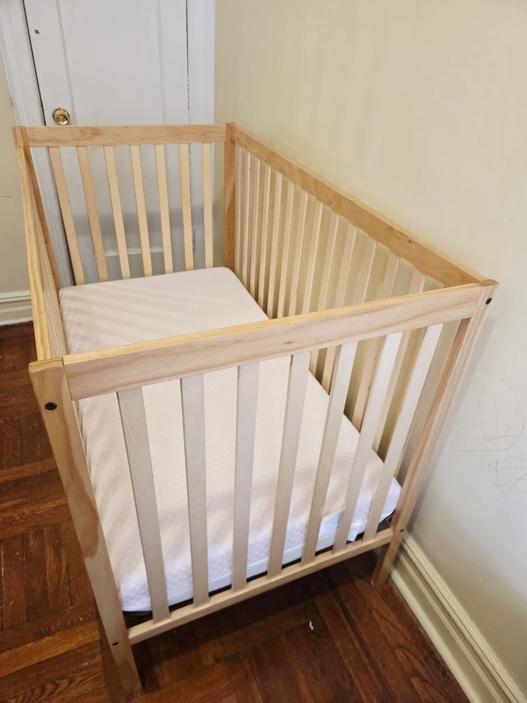 Crib - photo 2