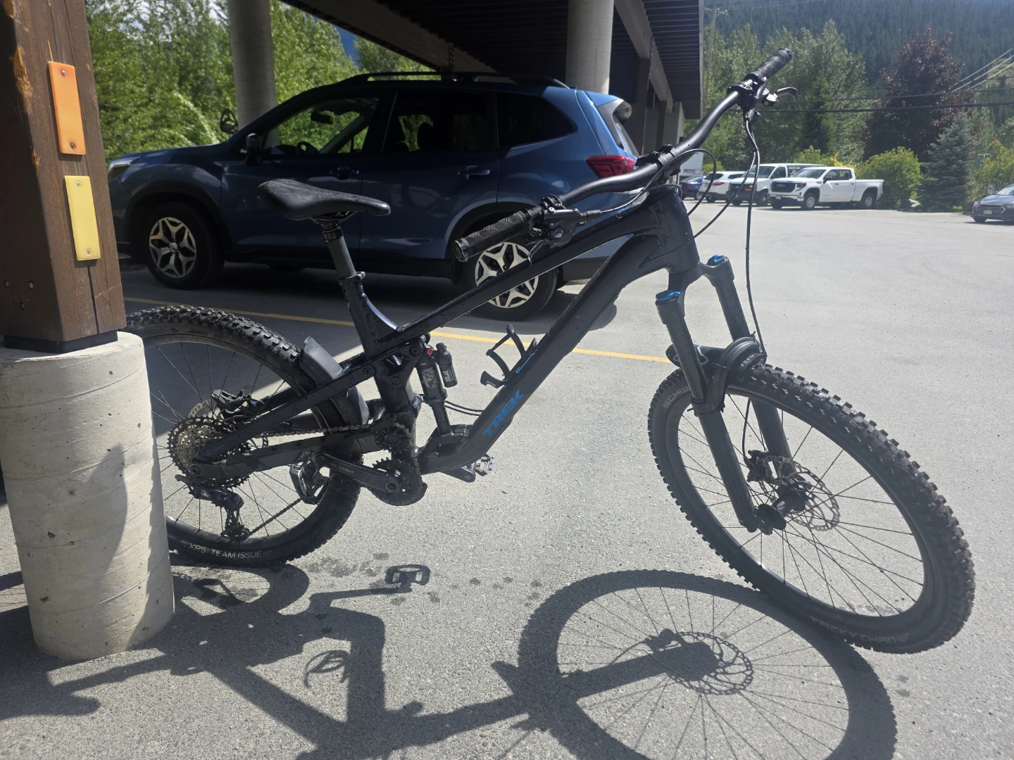 Trek Slash 8 Gen 6 XL Mountain Bike - Marianas Blue - photo 2