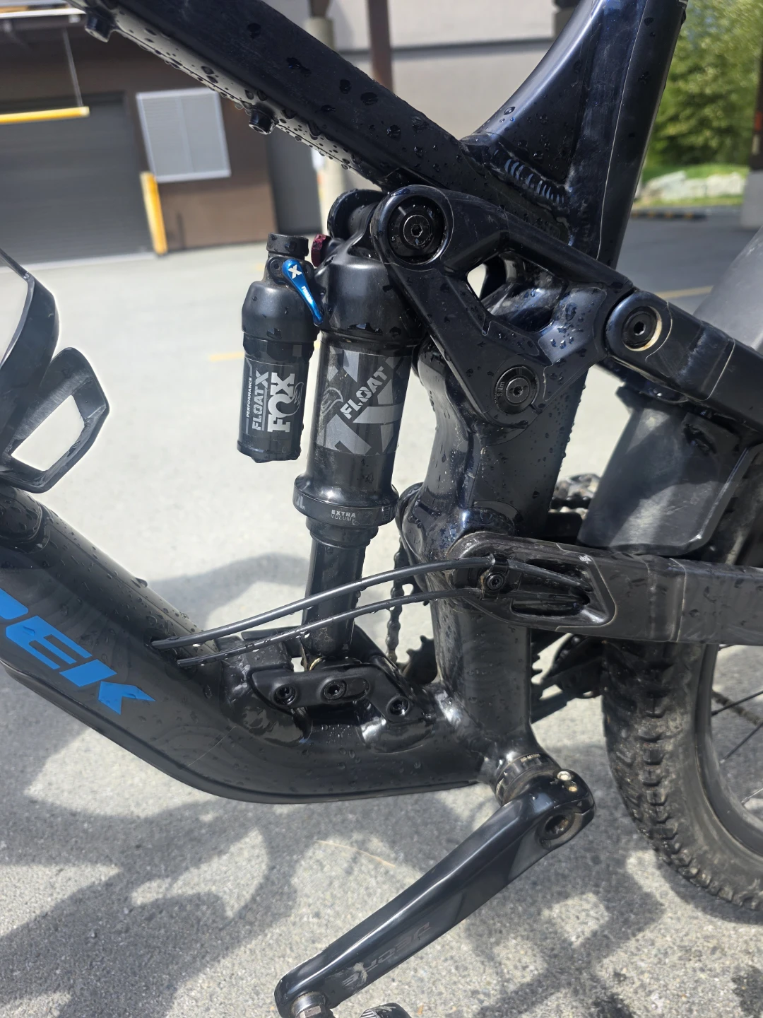 Trek Slash 8 Gen 6 XL Mountain Bike - Marianas Blue - photo 3