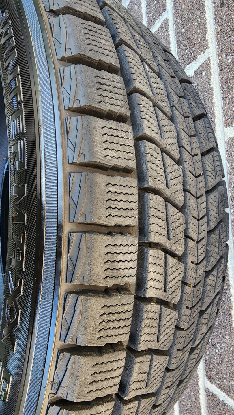 Dunlop Winter Maxx SJ8 Tires (Set of 4) - photo 5