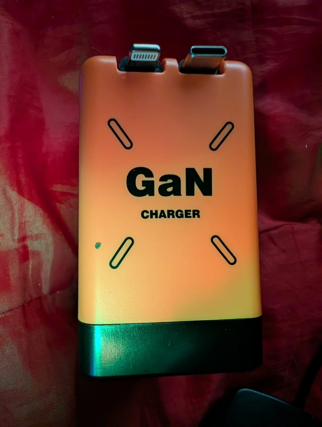 W&O GaN Retractable Cable Charger - photo 2