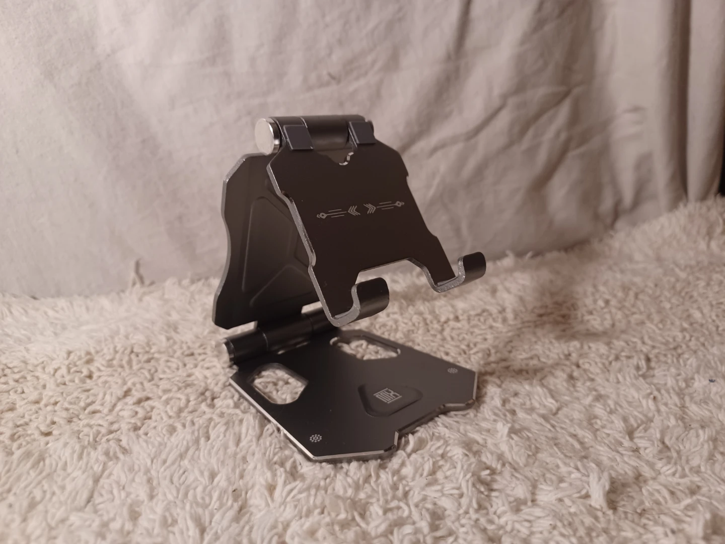 Adjustable Metal Phone Stand
